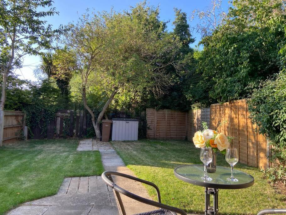 Cosy Bungalow Near Open Countryside Felixstowe Exterior foto